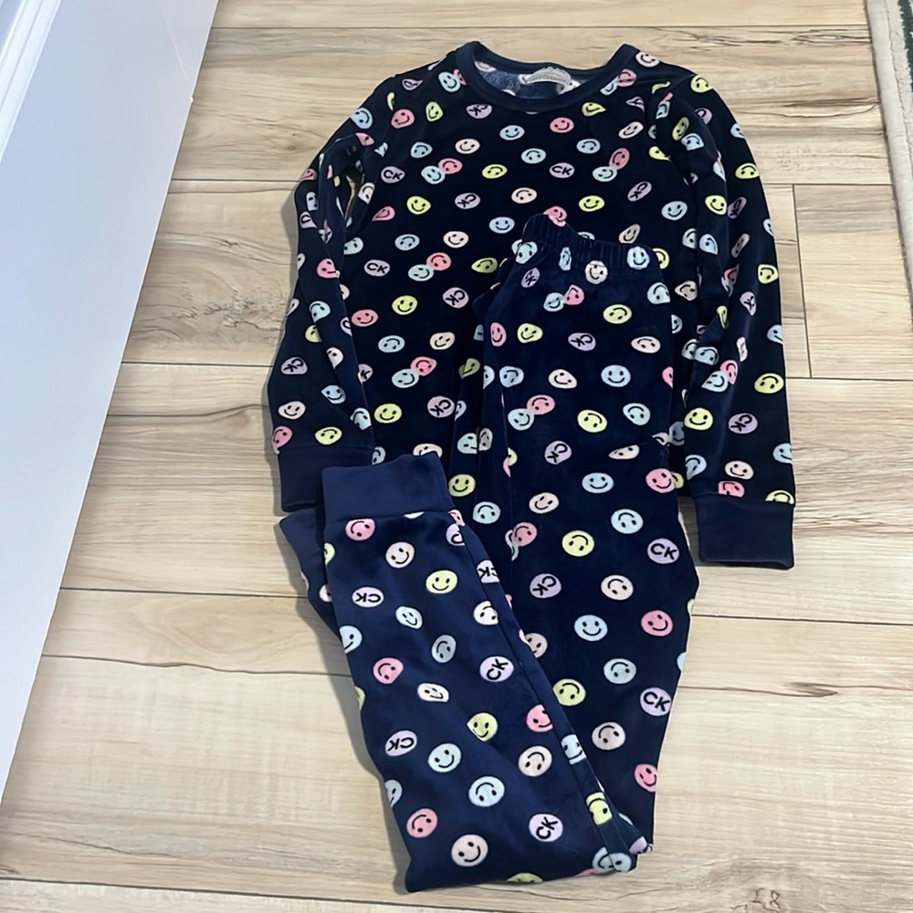 EUC Calvin Klein Girls PJs Size 6